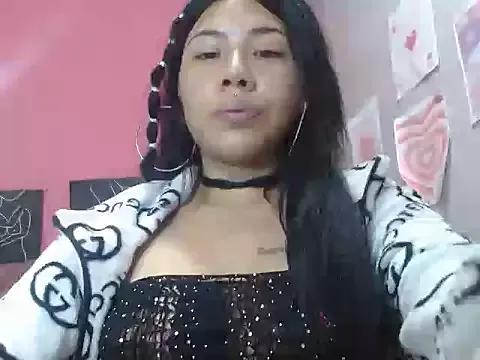 lily_jamesx from StripChat
