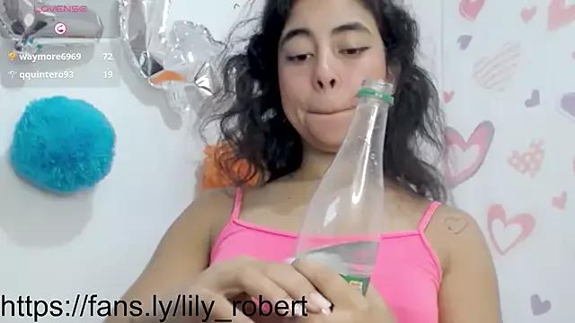 Discover our girls online shows and discover the company of countless livestreamers, with stunning shapes, sex toys and more.