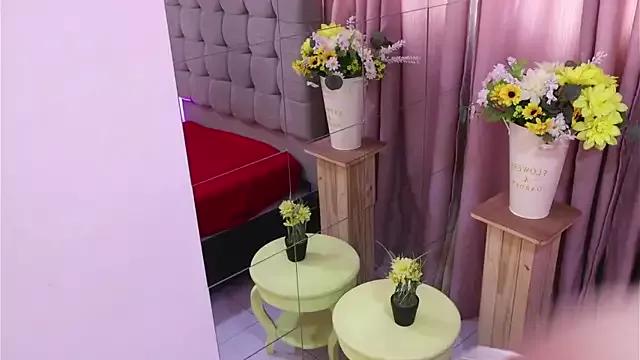 Lily_rousee_ from StripChat