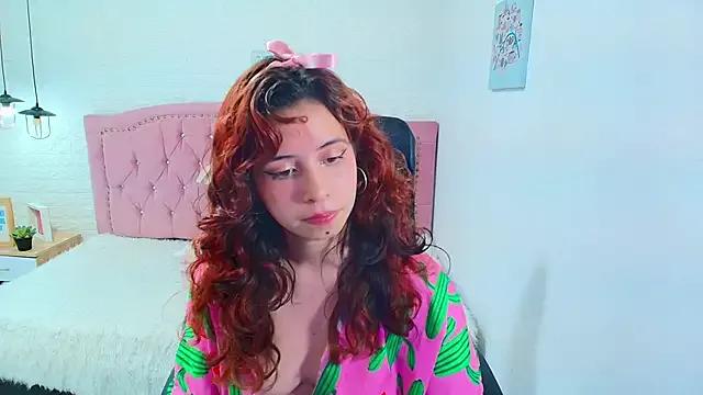 Discover our girls online shows and discover the company of countless livestreamers, with stunning shapes, sex toys and more.