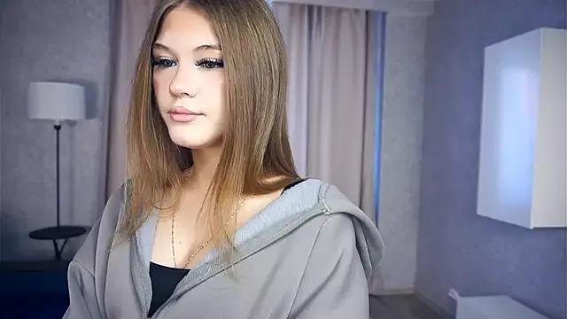LilyHeupel from StripChat