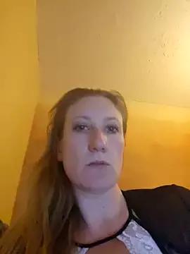lilyhornyhousewife from StripChat is Freechat
