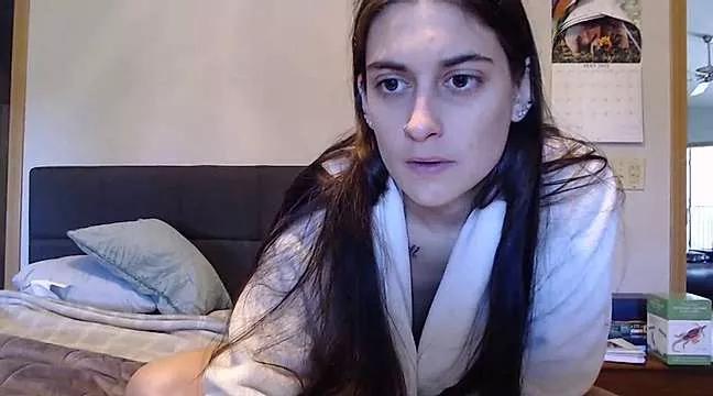 Discover our girls online shows and discover the company of countless livestreamers, with stunning shapes, sex toys and more.