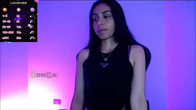 lilylouisee from StripChat