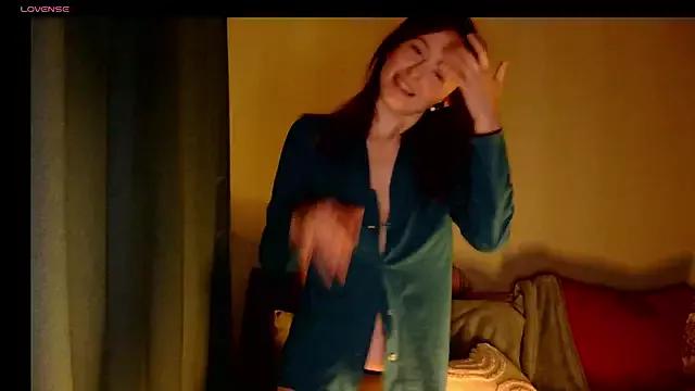 LilyXSky from StripChat is Freechat