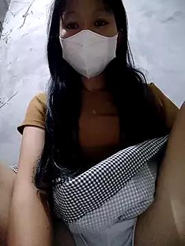 Lilyy-y from StripChat