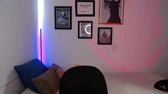 lilyy_evanss from StripChat