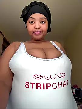 Linah___ from StripChat is Freechat
