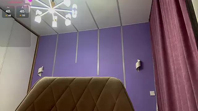 Discover our girls online shows and discover the company of countless livestreamers, with stunning shapes, sex toys and more.