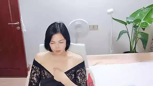Linda-LL from StripChat is Freechat