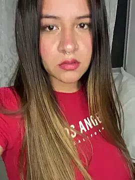 Discover our girls online shows and discover the company of countless livestreamers, with stunning shapes, sex toys and more.