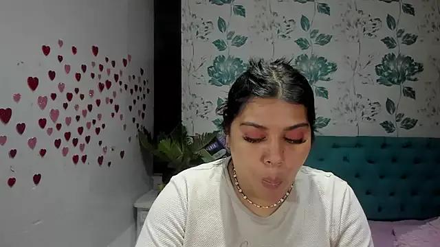 LindaBreeS from StripChat is Freechat