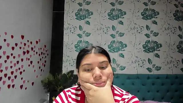 Discover our girls online shows and discover the company of countless livestreamers, with stunning shapes, sex toys and more.