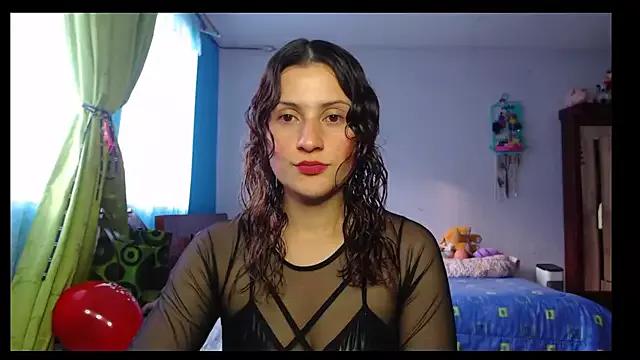 lindasyt from StripChat is Freechat