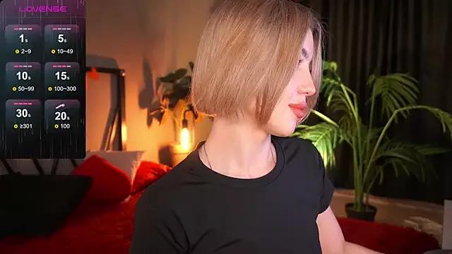 LindaThacker from StripChat is Freechat