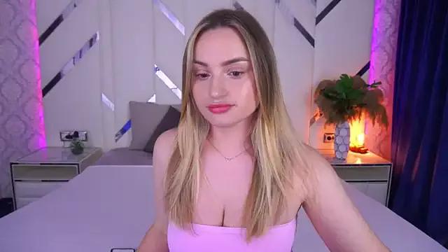 LindsieGreyy from StripChat is Freechat