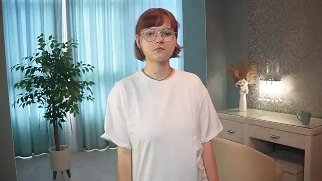 LinetteHey webcams show profile image 