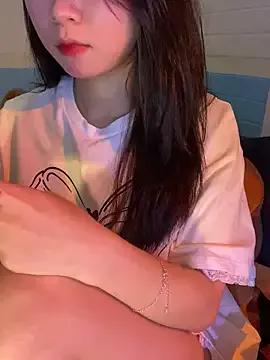 Linhbae webcams show profile image 