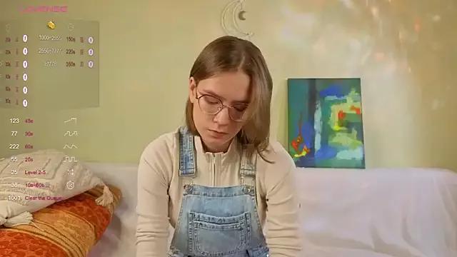 LinnGee from StripChat
