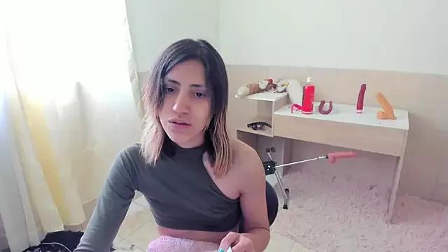linnie_ from StripChat