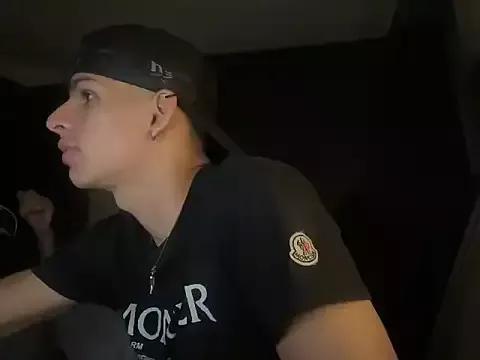 lionandreough from StripChat is Freechat