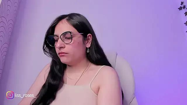 lis_roses from StripChat is Freechat