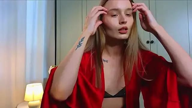 Discover our girls online shows and discover the company of countless livestreamers, with stunning shapes, sex toys and more.