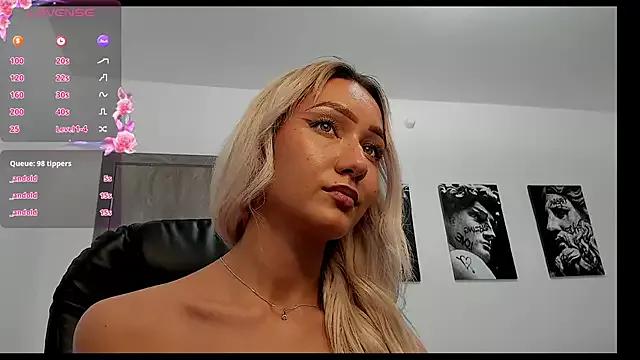 Lisa_Shultz from StripChat is Freechat