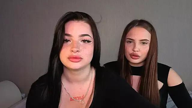 LisaAndDenis from StripChat is Freechat