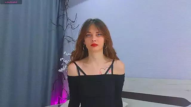 LisaDrake from StripChat is Freechat