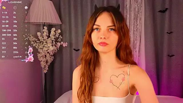 LisaDrake from StripChat is Freechat