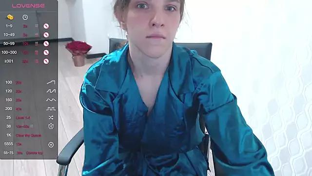 Discover our girls online shows and discover the company of countless livestreamers, with stunning shapes, sex toys and more.