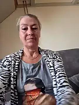 lisalustjouw from StripChat is Freechat