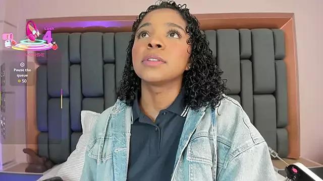LisaMendez from StripChat is Freechat