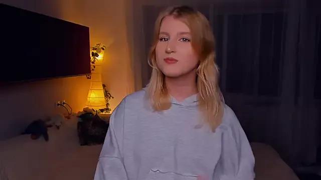 LisaRais from StripChat is Freechat