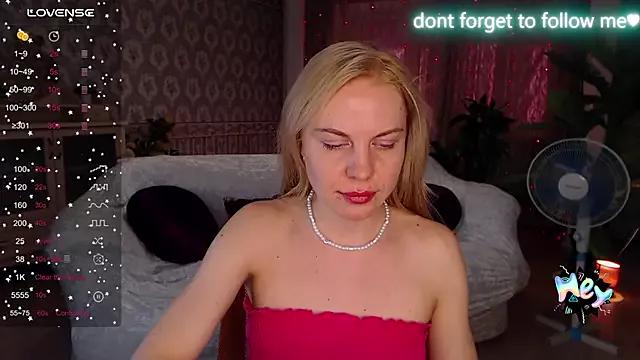 LiSinDoll from StripChat