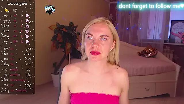 LiSinDoll from StripChat