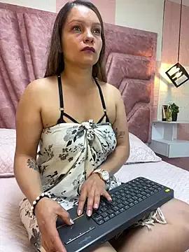 Liss_Taylor from StripChat is Freechat