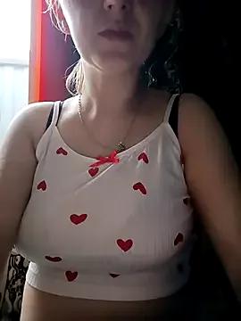 Discover our girls online shows and discover the company of countless livestreamers, with stunning shapes, sex toys and more.