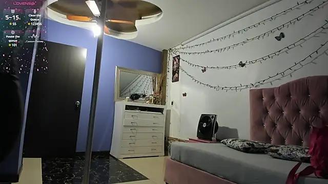 Lissa_Brow from StripChat