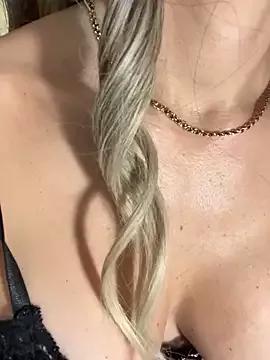 lisshorn from StripChat