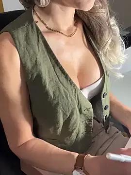 lisshorn from StripChat