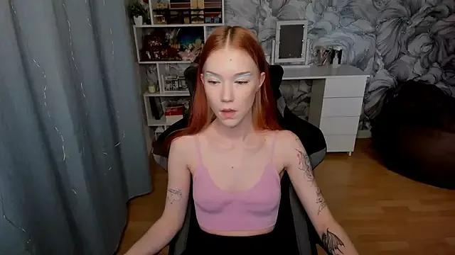 litl_Mia from StripChat