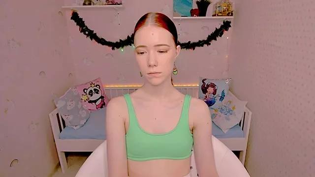 litl_Mia from StripChat