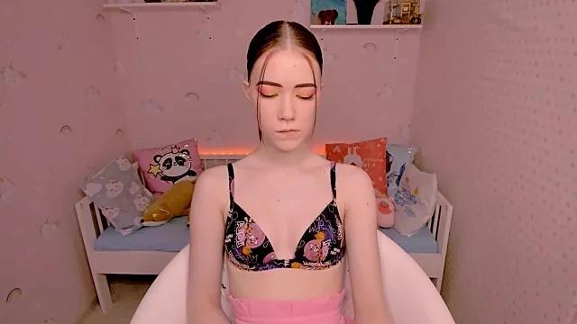 litl_Mia from StripChat