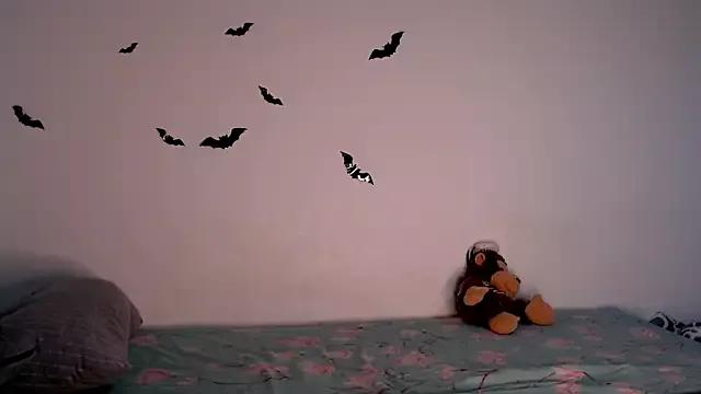 litle_owl from StripChat