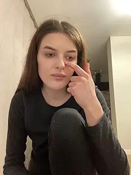 Discover our girls online shows and discover the company of countless livestreamers, with stunning shapes, sex toys and more.