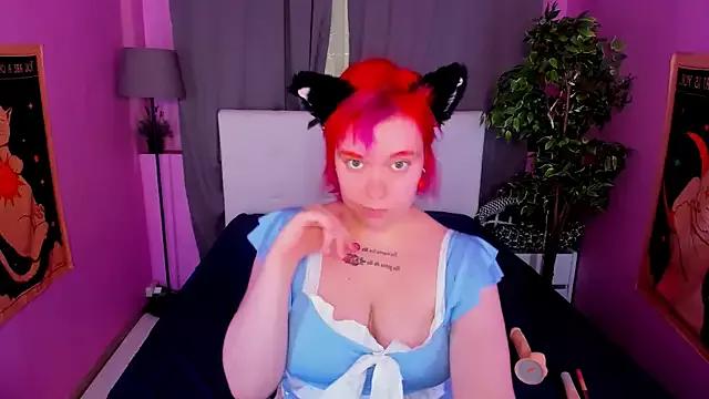 Discover our girls online shows and discover the company of countless livestreamers, with stunning shapes, sex toys and more.