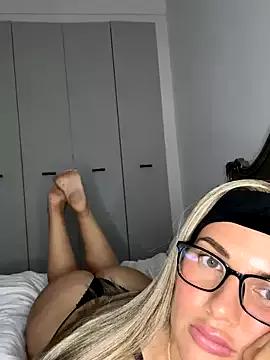 little_lola_x from StripChat is Freechat