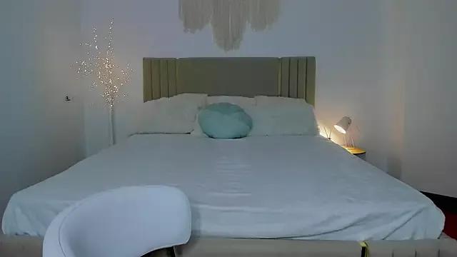 Little_nika- webcams show profile image 